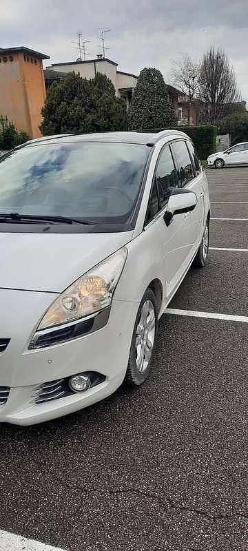 Usata Peugeot 5008 Premium 111 CV (81 kW) 2011 Station wagon