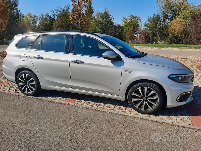 Usata Fiat Tipo Lounge 120 CV (88 kW) 2017 Grigio Station wagon