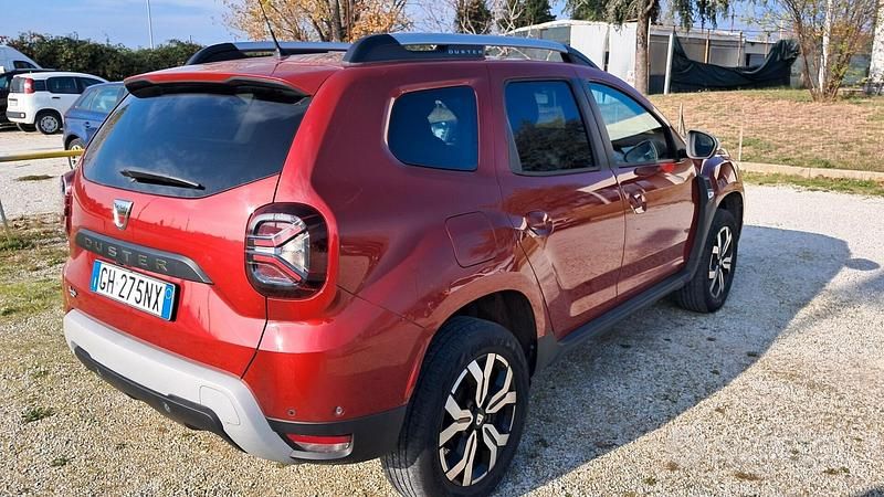 Usata Dacia Duster Prestige 101 CV (74 kW) 2022 Rosso SUV