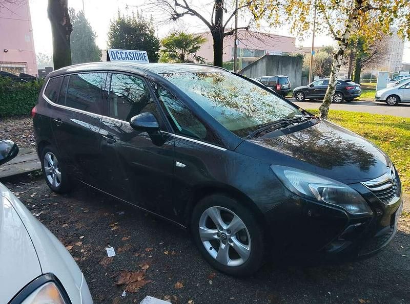 Nero Usata 2013 Opel Zafira Tourer Monovolume | 6000 € (Buon prezzo) - Immagine 1/4