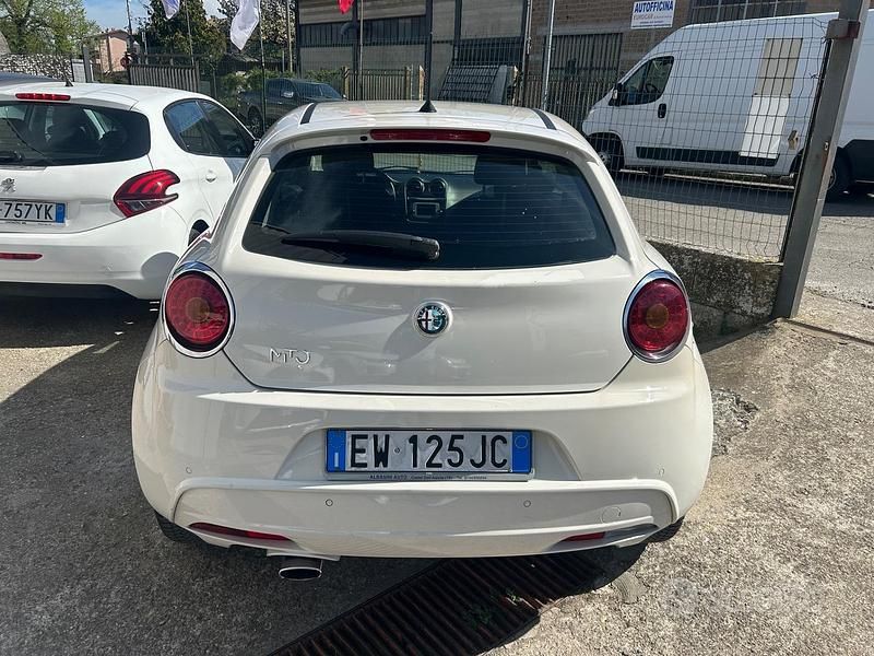 Usata Alfa Romeo MiTo Distinctive 85 CV (62 kW) 2014 Bianco Utilitaria
