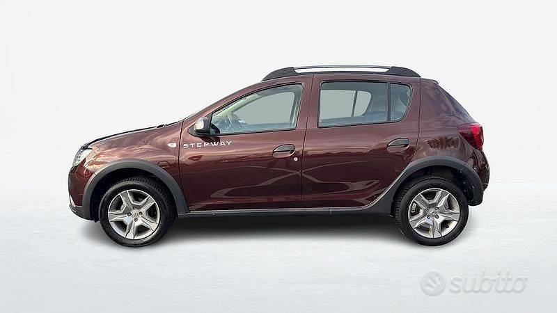 Usata Dacia Sandero Stepway 90 CV (66 kW) 2017 Marrone Berlina