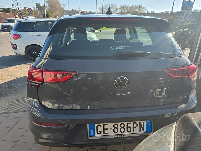 Usata VW Golf VII Life 116 CV (85 kW) 2021 Grigio Utilitaria