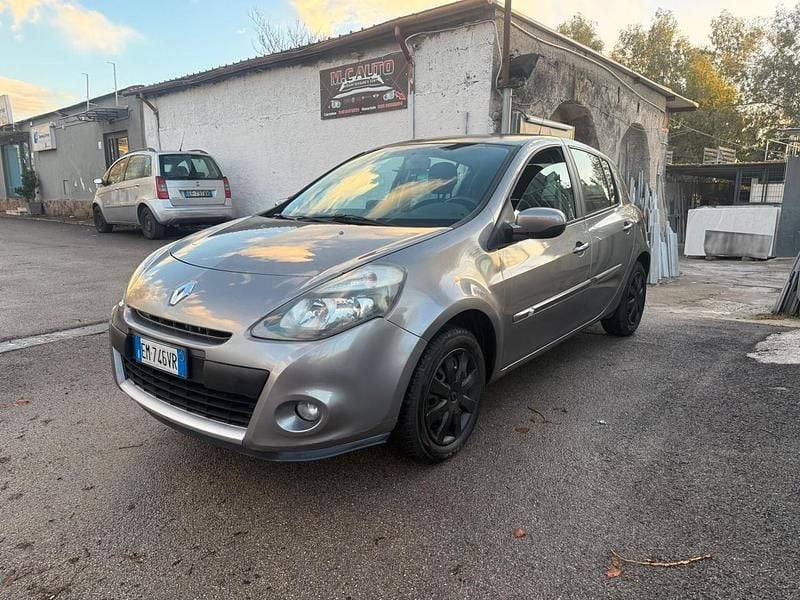 Usata Renault Clio IV Dynamique 74 CV (54 kW) 2012 Grigio Berlina