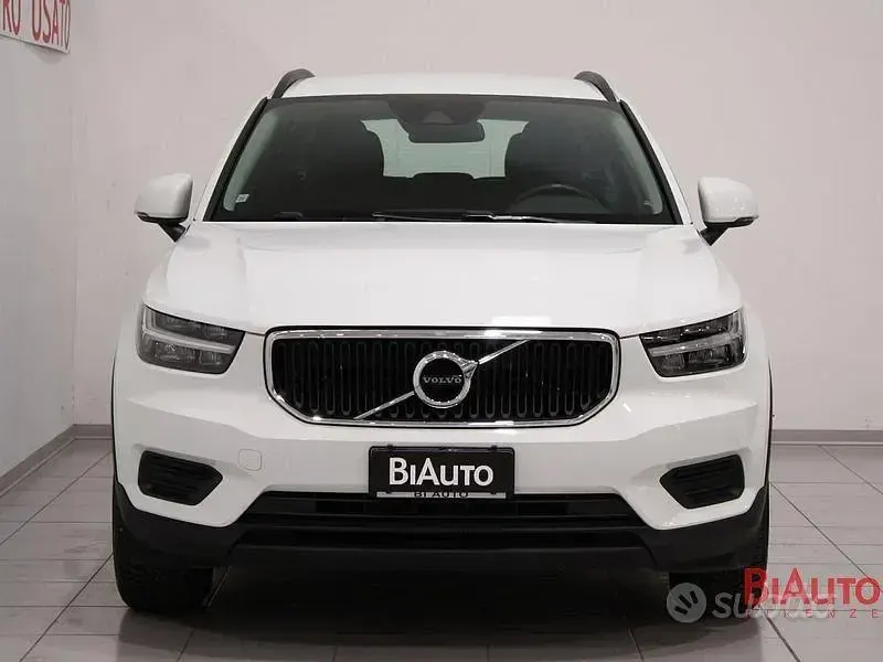 Usata Volvo XC40 163 CV (119 kW) 2019 Bianco SUV