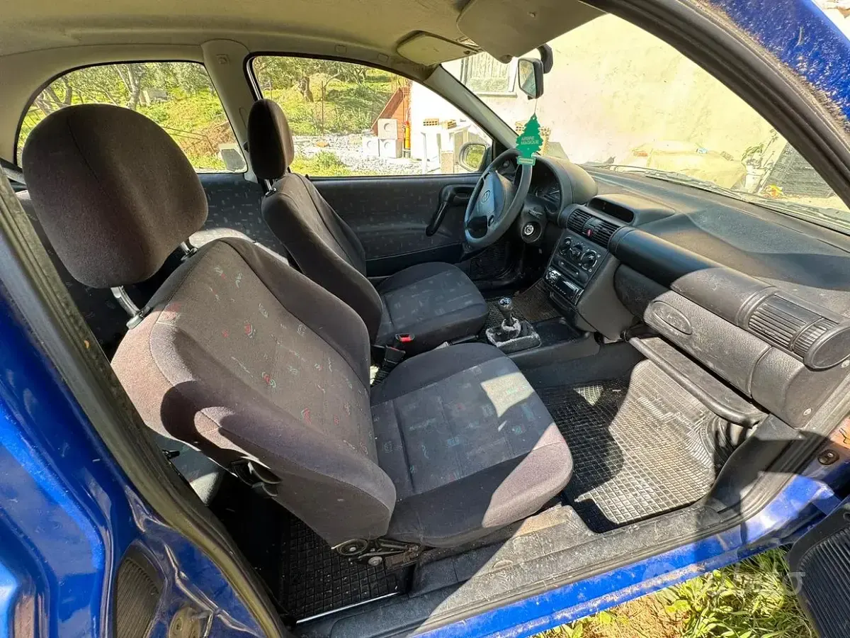 Usata Opel Corsa 54 CV (39 kW) 1999 Blu Utilitaria