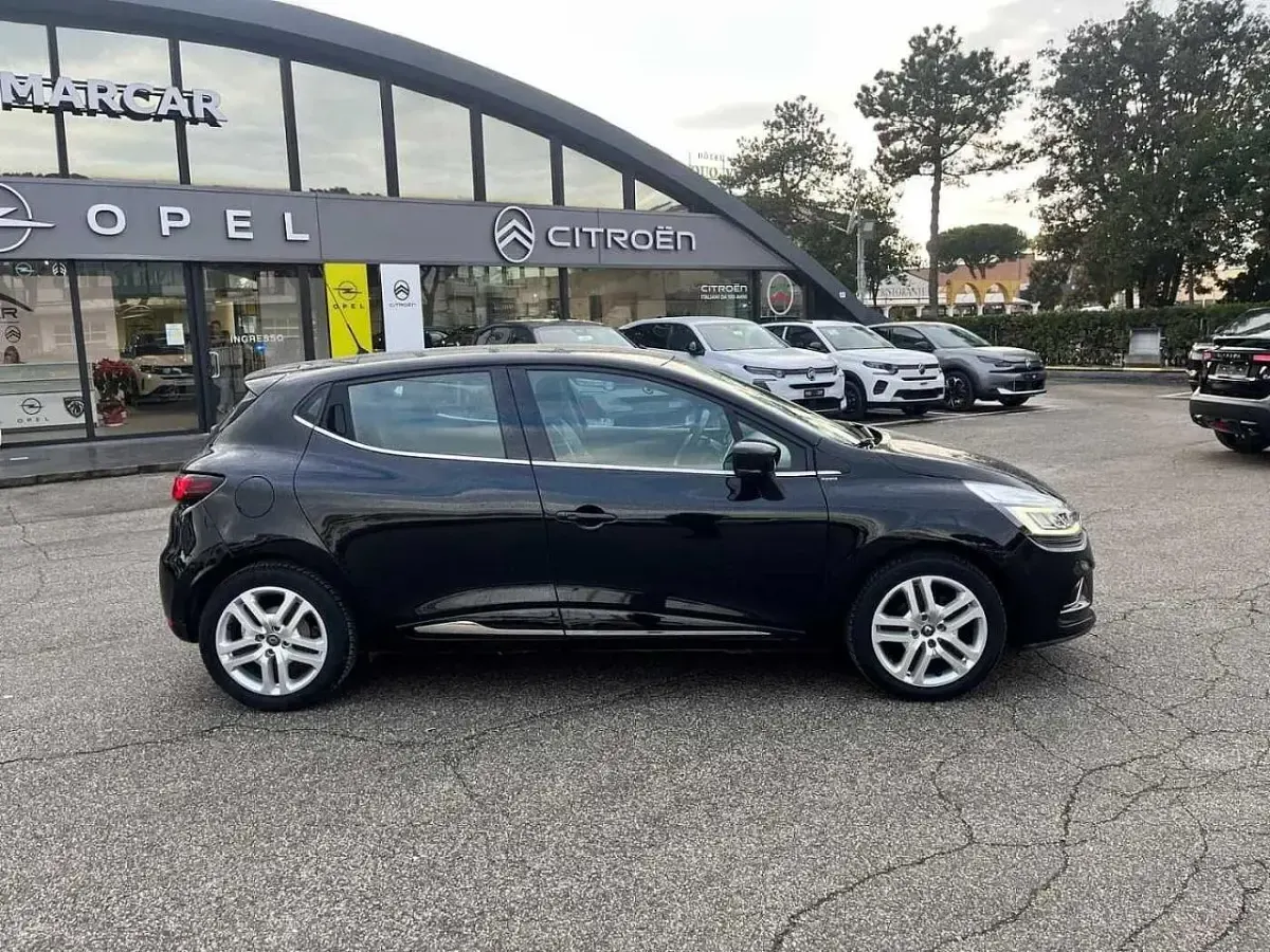 Usata Renault Clio Zen 90 CV (66 kW) 2019 Nero Utilitaria