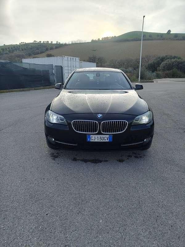 Usata BMW 520 184 CV (135 kW) 2010 Nero Station wagon