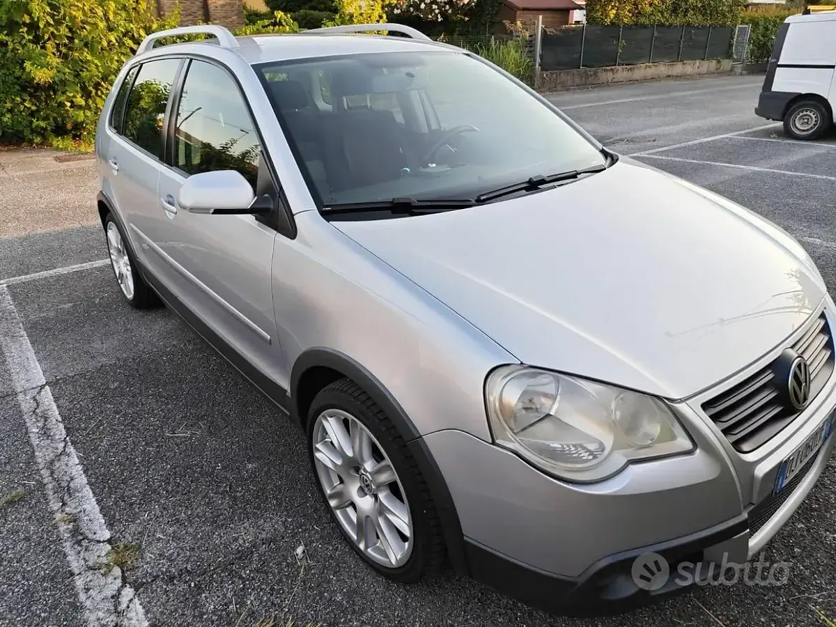 Usata VW Polo Cross 60 CV (44 kW) 2007 Grigio Utilitaria