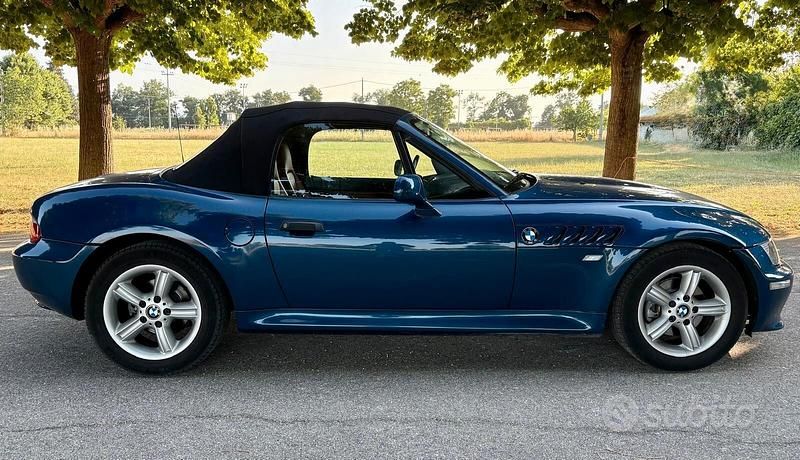 Usata BMW Z3 Efficient Dynamics 170 CV (125 kW) 2001 Blu Cabrio