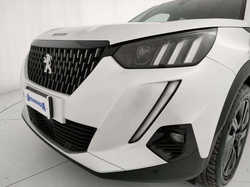 Usata Peugeot 2008 GT-line 131 CV (96 kW) 2020 Bianco SUV