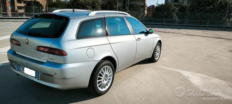 Usata Alfa Romeo 156 Business 116 CV (85 kW) 2005 Argento Station wagon