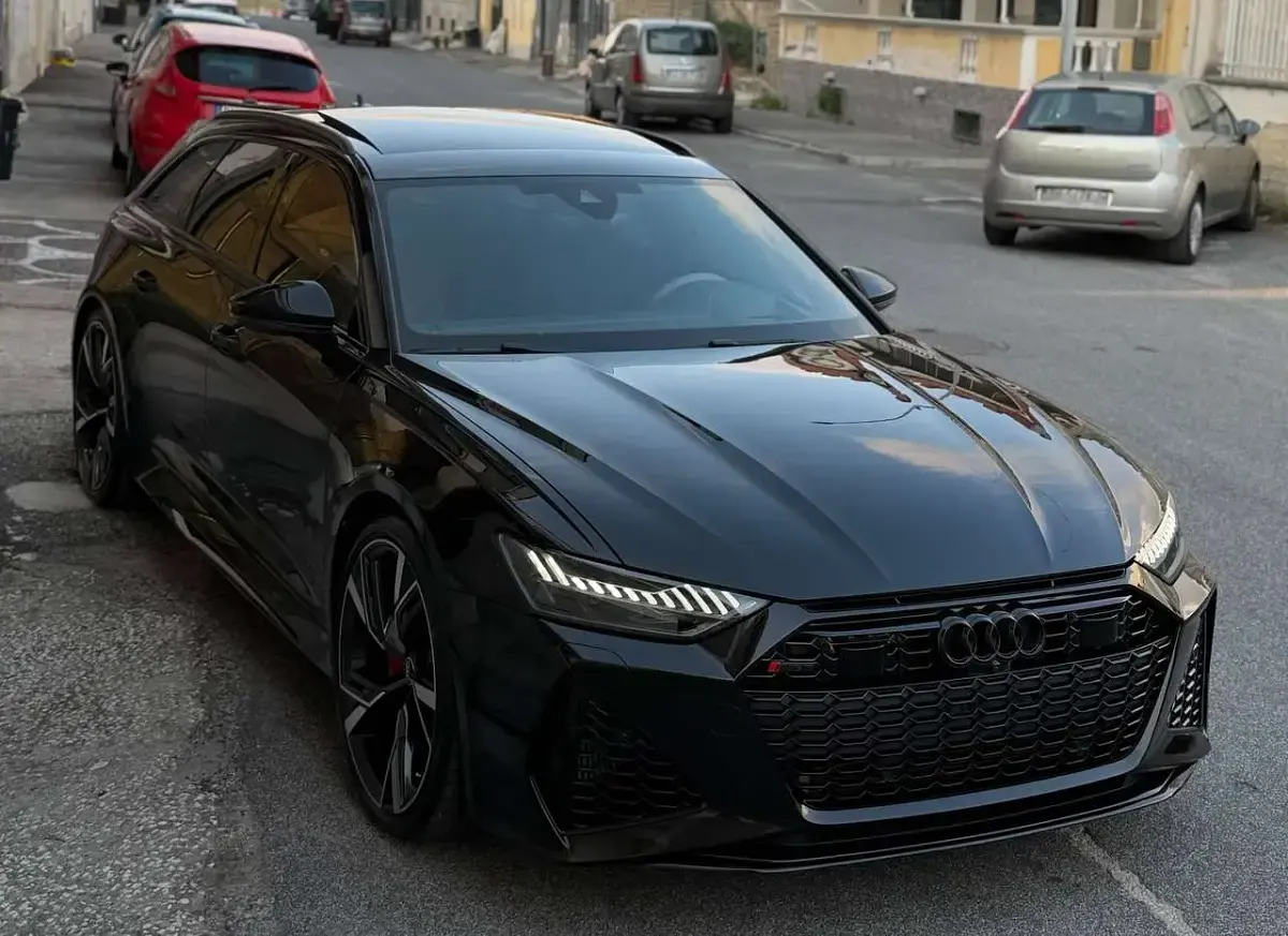 Usata Audi RS6 Ambiente 600 CV (441 kW) 2022 Nero Station wagon