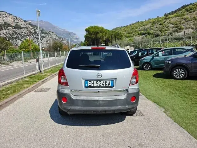 Usado Opel Antara Cosmo 163 CV (119 kW) 2011 Plateado SUV