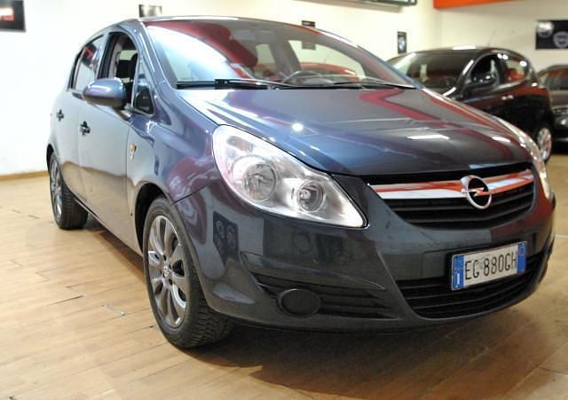 Usata Opel Corsa Cosmo 86 CV (63 kW) 2011 Grigio Berlina