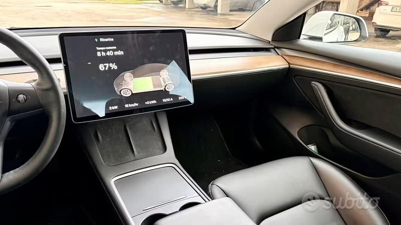 Usata Tesla Model 3 RWD 208 kW (283 CV) 2021 Bianco Berlina
