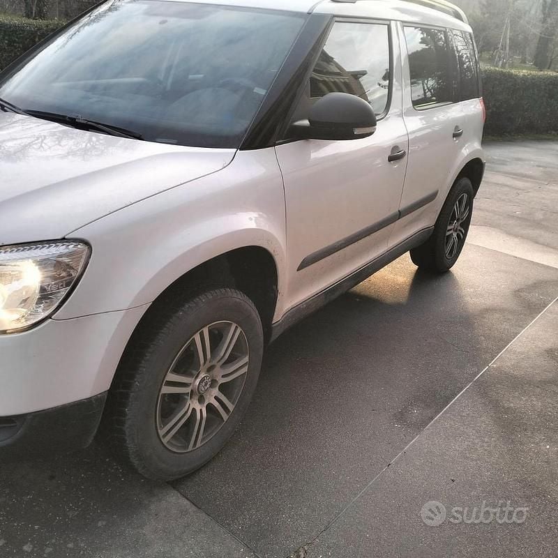 Usata Skoda Yeti Ambition 105 CV (77 kW) 2010 Bianco SUV