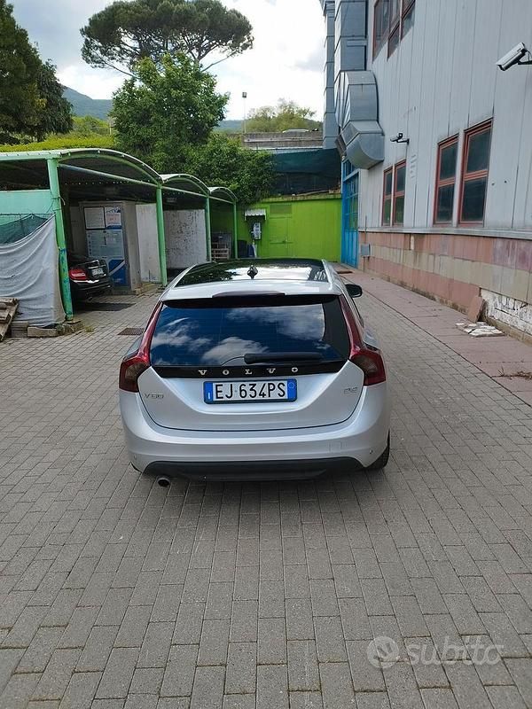 Usata Volvo V60 Kinetic 163 CV (119 kW) 2011 Grigio Station wagon