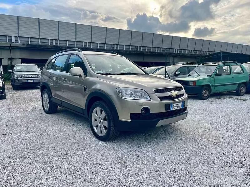 Usata Chevrolet Captiva 150 CV (110 kW) 2007 Marrone SUV