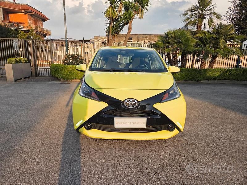 Usata Toyota Aygo Cool 69 CV (50 kW) 2017 Giallo Utilitaria
