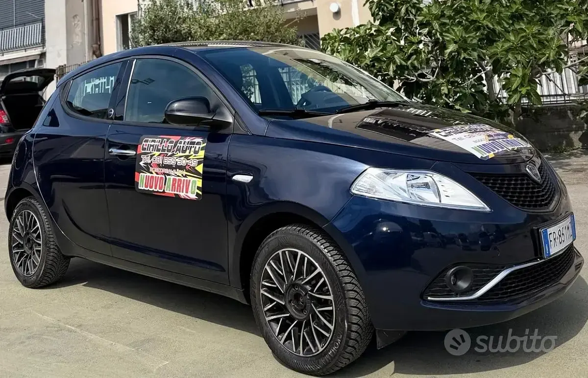 Usata Lancia Ypsilon 69 CV (50 kW) 2018 Blu Utilitaria