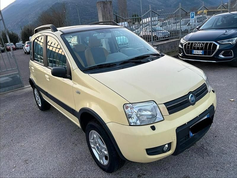 Usata Fiat Panda 4x4 Climbing 70 CV (51 kW) 2005 Giallo Utilitaria