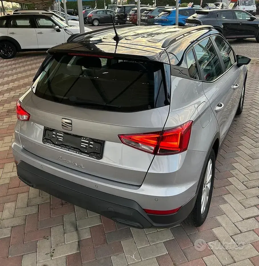 Usata Seat Arona Style 110 CV (80 kW) 2022 Grigio SUV