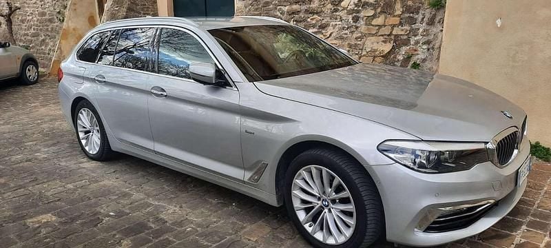 Usata BMW 520 Luxury Line 190 CV (139 kW) 2018 Argento Station wagon