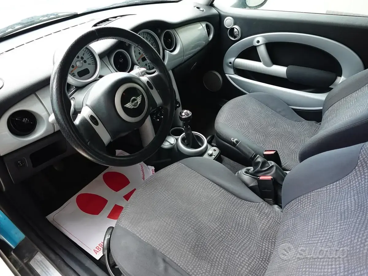 Begagnad Mini Cooper 115 HK (84 kW) 2004 Halvkombi