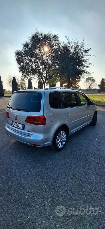 Usata VW Touran 140 CV (102 kW) 2013 Grigio Monovolume