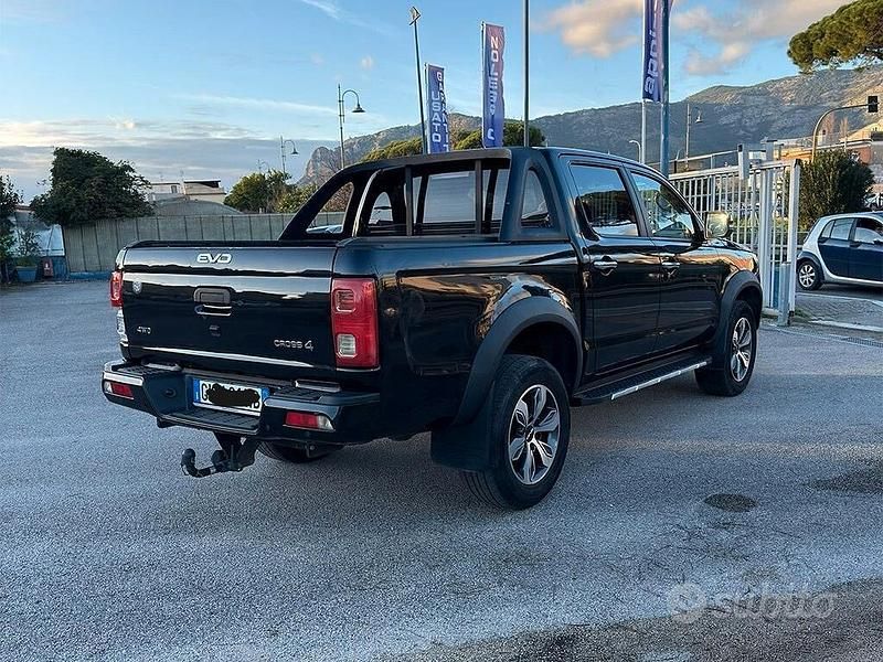 Usata EVO Cross 4 136 CV (100 kW) 2022 Nero Pick-up