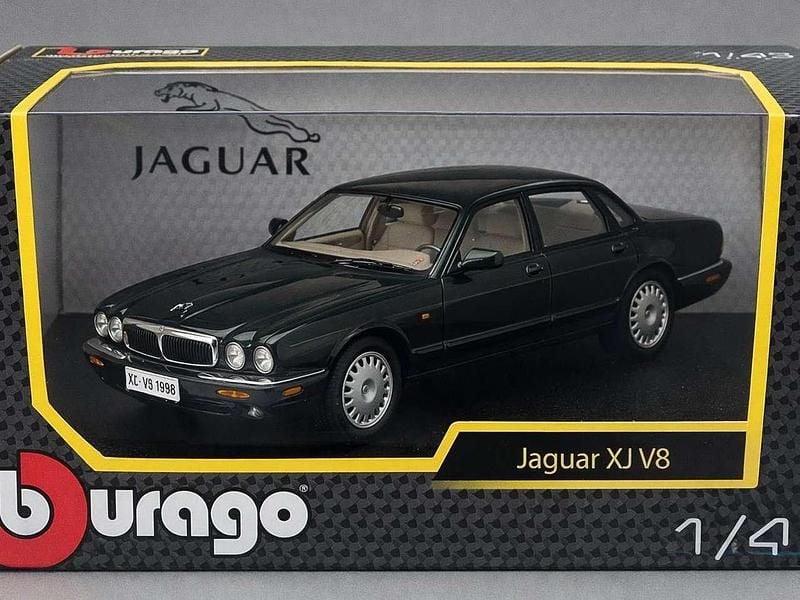 Usata Jaguar XJ8 Executive 237 CV (174 kW) 1998 Verde Berlina