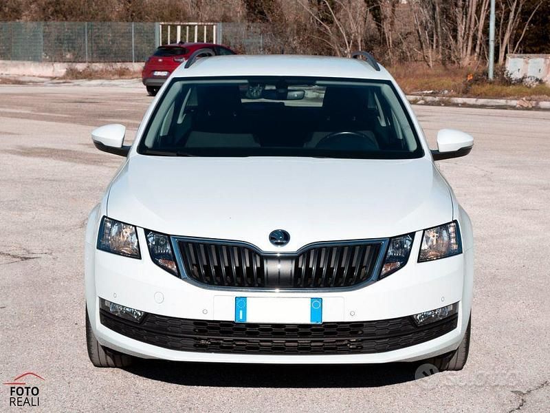 Usata Skoda Octavia G-TEC Ambition 131 CV (96 kW) 2020 Bianco Station wagon