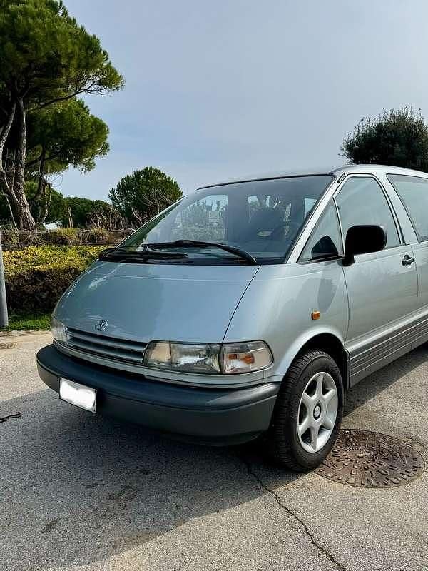 Usata Toyota Previa 135 CV (99 kW) 1991 Argento Monovolume