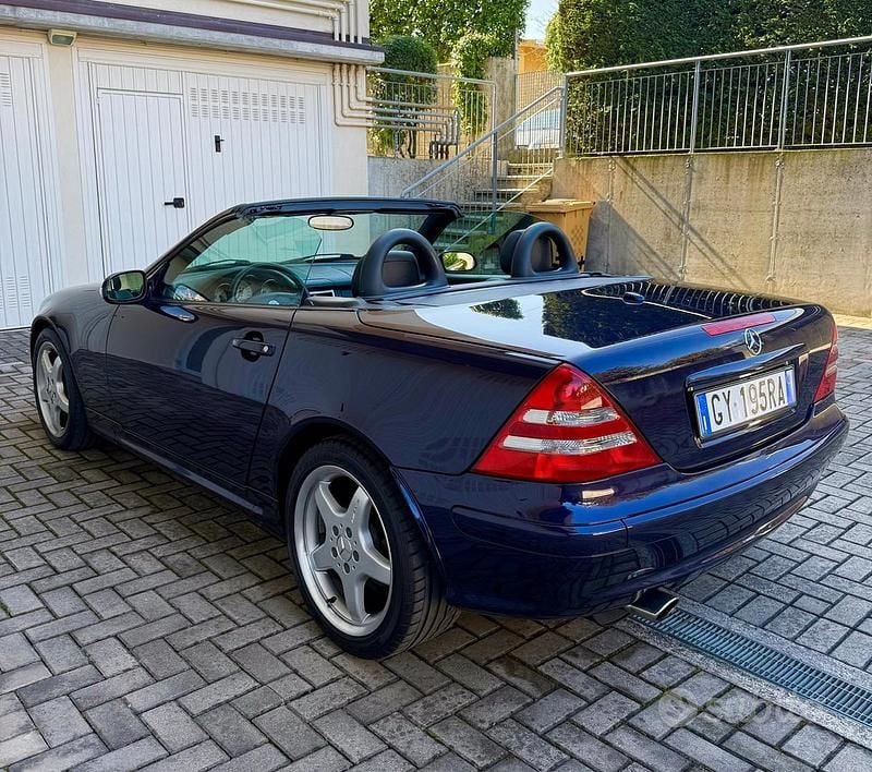 Lilla Usata 2001 Mercedes SLK320 AMG Cabrio | 15.000 € (Cara) - Immagine 1/4