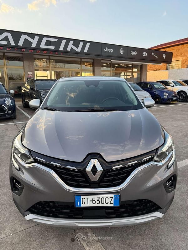 Usata Renault Captur Techno 91 CV (66 kW) 2024 Grigio SUV