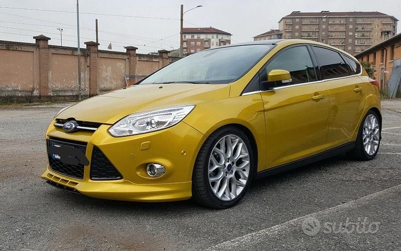 Usata Ford Focus Individual 150 CV (110 kW) 2011 Giallo Berlina