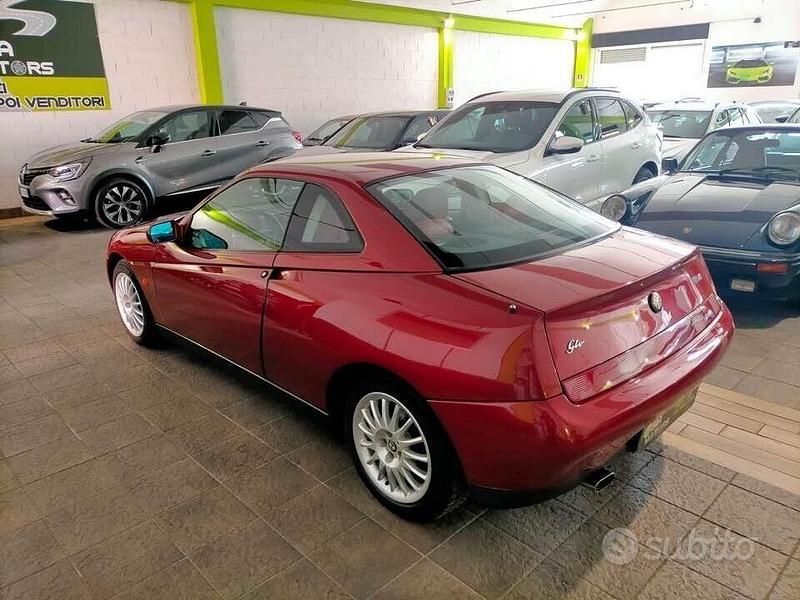 Second-hand Alfa Romeo GTV 201 CP (147 kW) 1995 Roșu Coupe