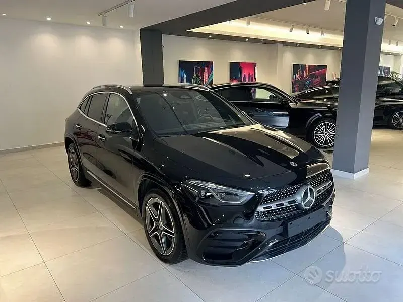 Usata Mercedes GLA200 AMG line 150 CV (110 kW) 2025 Nero SUV