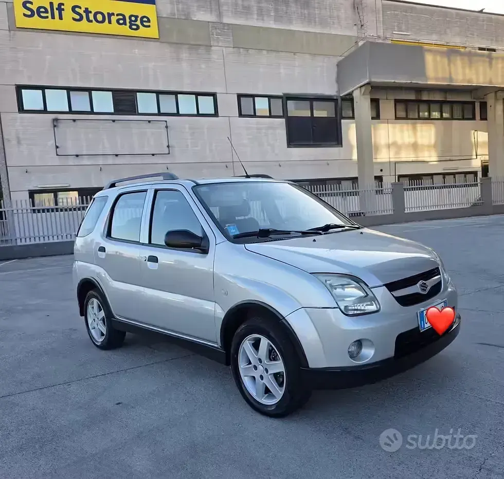 Usata Suzuki Ignis 94 CV (69 kW) 2005 Grigio Utilitaria