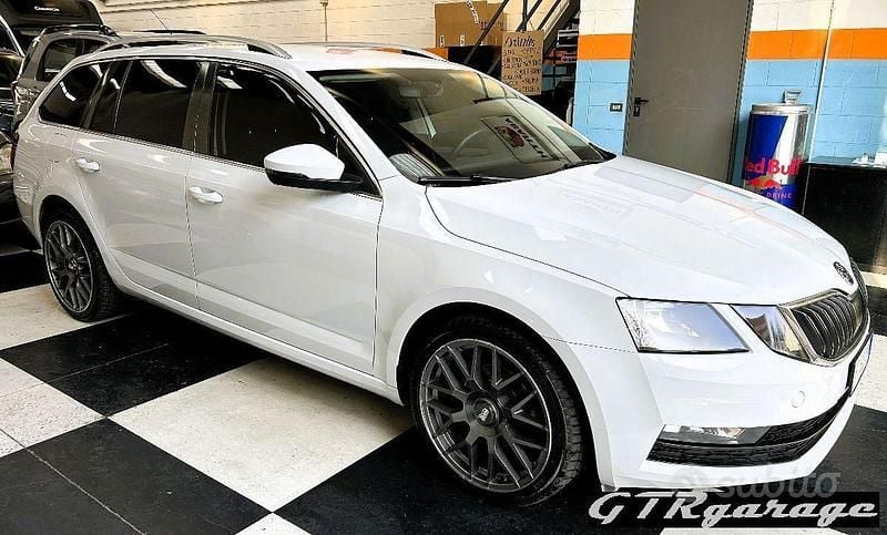 Usata Skoda Octavia Executive 116 CV (85 kW) 2018 Candy white Station wagon