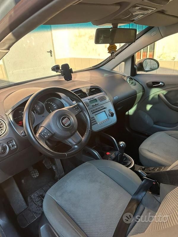 Usata Seat Altea 105 CV (77 kW) 2006 Grigio Monovolume