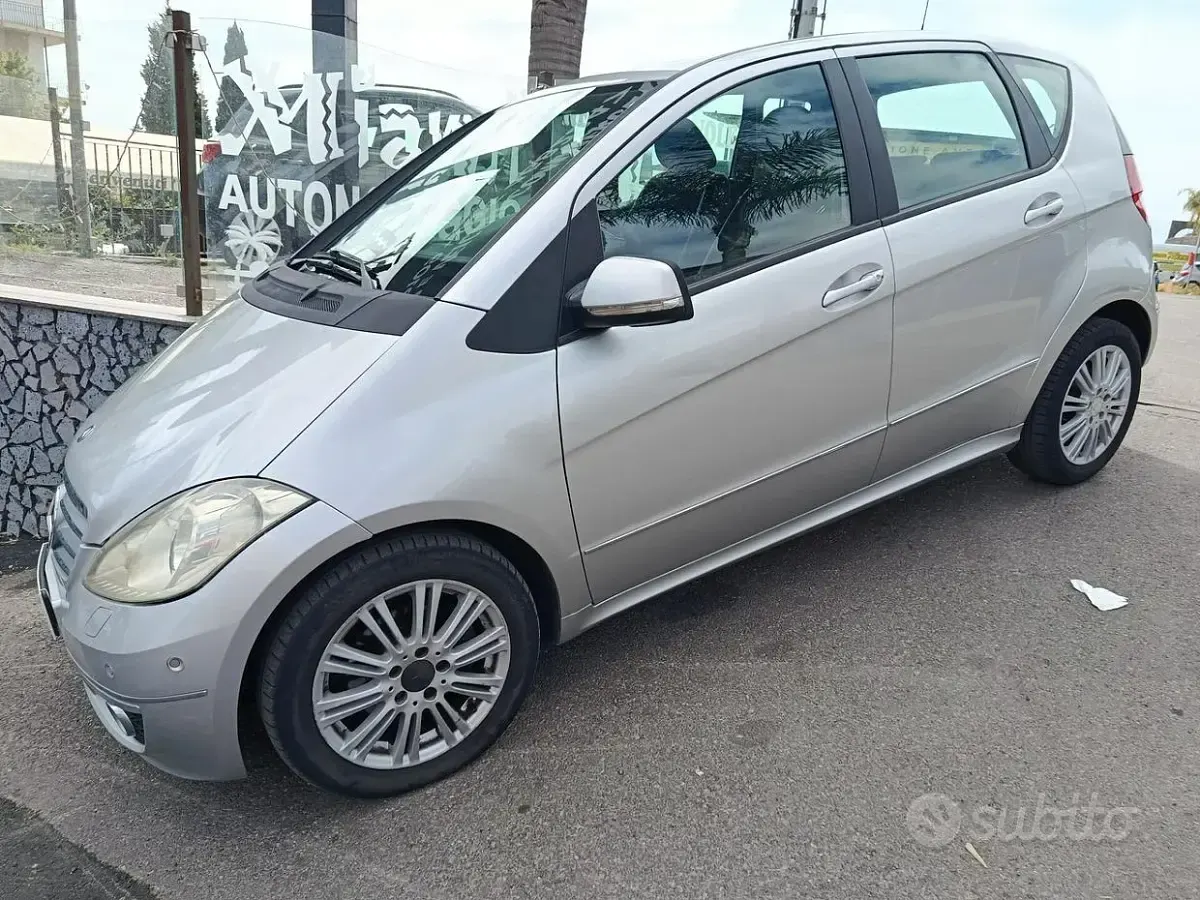 Usata Mercedes A180 109 CV (80 kW) 2009 Grigio Berlina