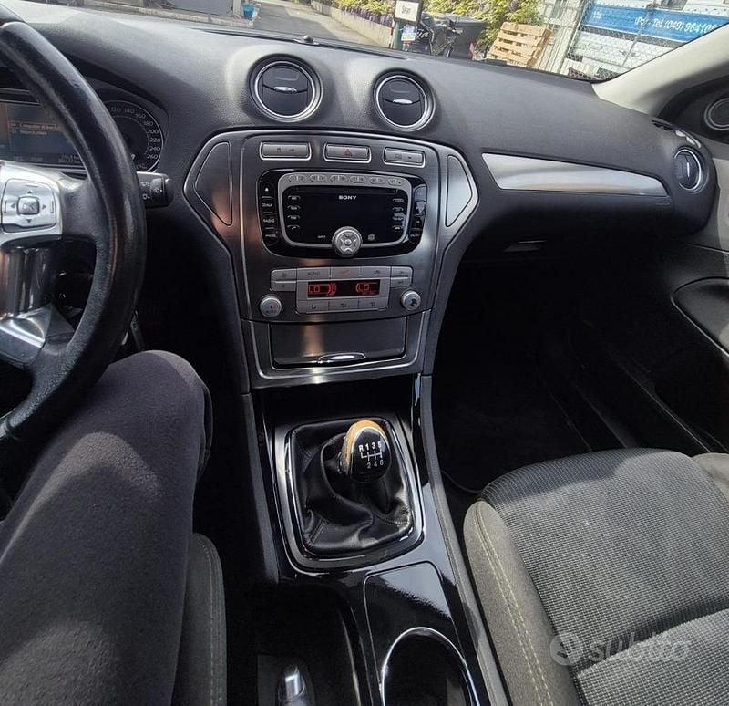 Usata Ford Mondeo 140 CV (102 kW) 2007 Grigio Station wagon