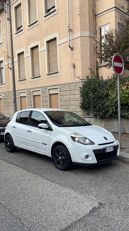 Usata 2009 Renault Clio II Dynamique Berlina | 1000 € (Super prezzo) - Immagine 1/2
