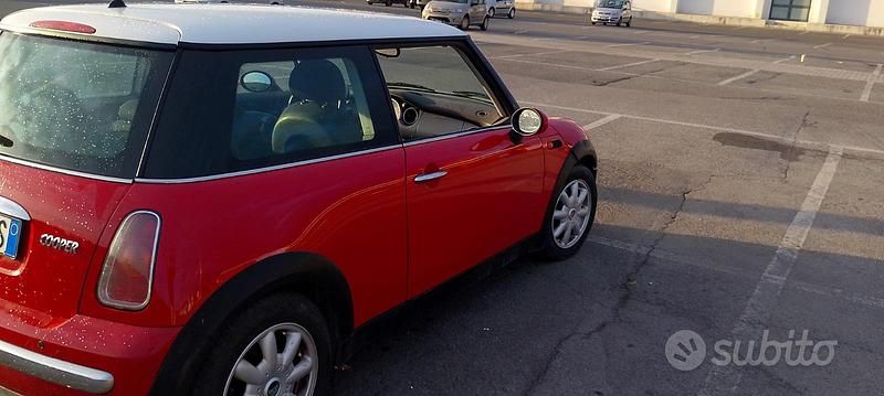 Usata Mini Cooper 2002 Rosso Utilitaria