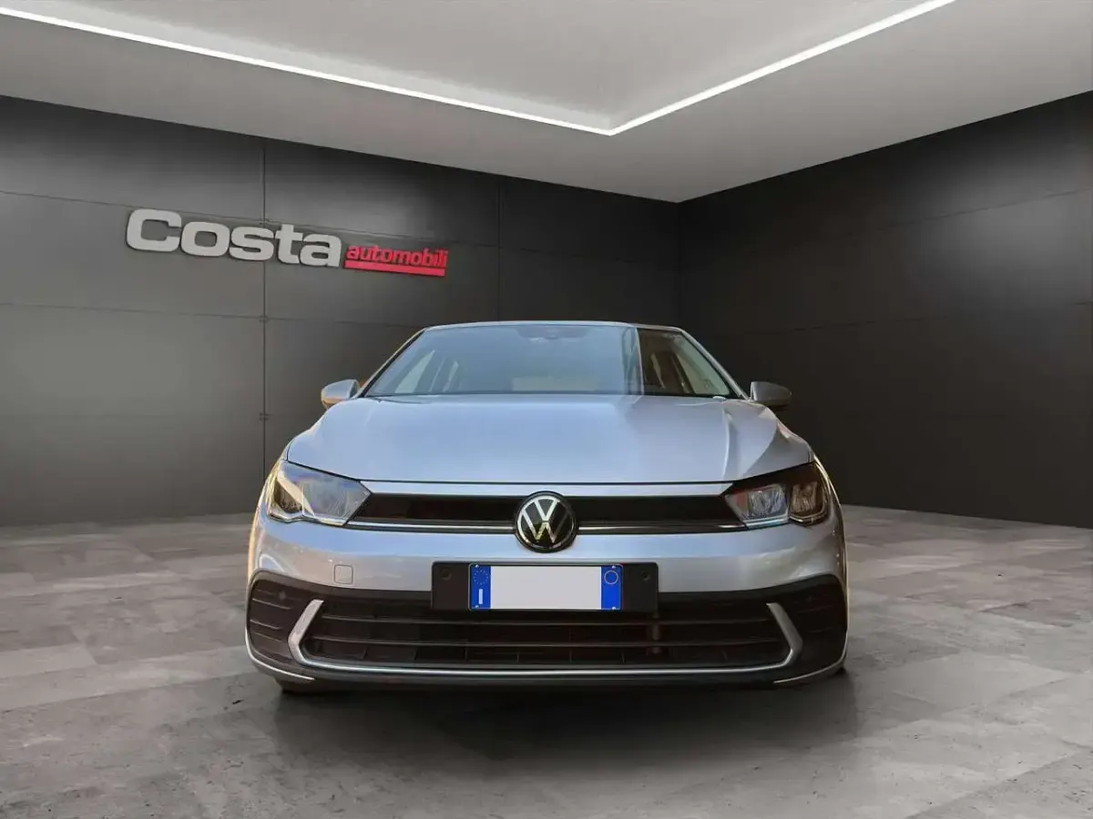 Usata VW Polo Life 95 CV (69 kW) 2023 Argento Utilitaria