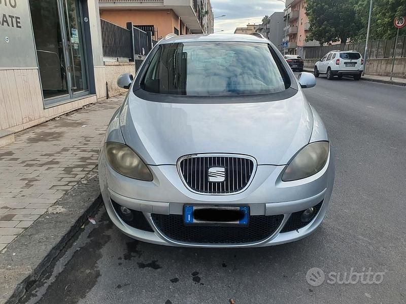 Usata Seat Altea XL Stylance 105 CV (77 kW) 2007 Grigio Monovolume
