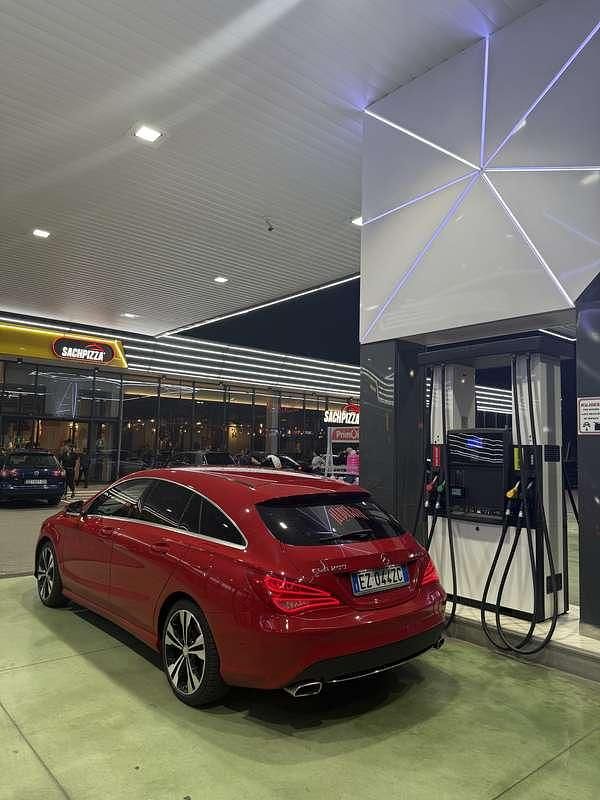 Usata Mercedes CLA200 Premium 140 CV (102 kW) 2015 Rosso Coupé