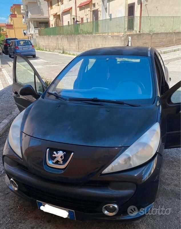 Usata Peugeot 207 90 CV (66 kW) 2006 Nero Utilitaria